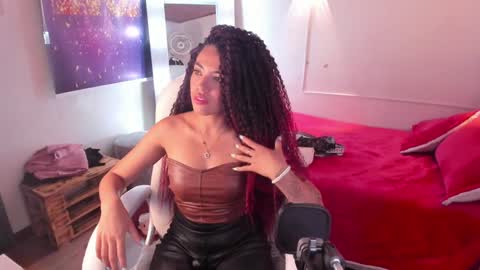 Lili  online show from January 2025 07:43:01 PM