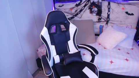 Liily online show from October 2025 01:23:02 PM