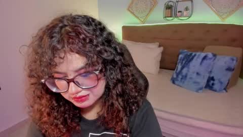 Liily online show from November 2025 07:03:03 PM