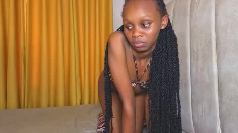 Littlevenus online show from November 2025 01:11:01 PM