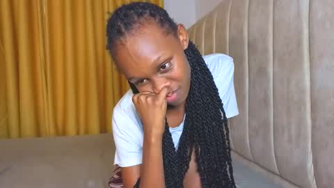 Littlevenus online show from November 2025 01:40:01 PM