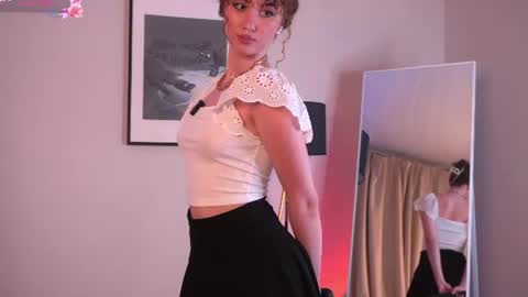 Snapshot of _louiseana_ chatting on June 2026 12:09:02 PM _louiseana_ online show from June 2026 12:09:02 PM
