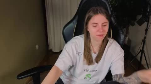 Snapshot of _lovelylove_ chatting on March 2026 04:34:01 PM Ann online show from March 2026 04:34:01 PM