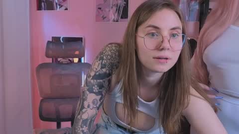 Snapshot of _lovelylove_ chatting on April 2026 08:22:02 AM Ann online show from April 2026 08:22:02 AM