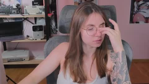 Snapshot of _lovelylove_ chatting on April 2026 09:09:02 PM Ann online show from April 2026 09:09:02 PM