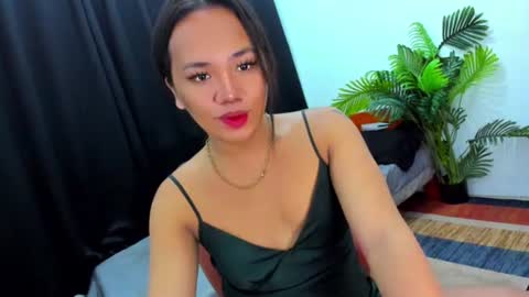 Snapshot of _lovelyyan69_ chatting on October 2025 10:19:02 AM _lovelyyan69_ online show from October 2025 10:19:02 AM