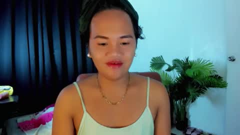 Snapshot of _lovelyyan69_ chatting on December 2025 11:59:02 AM _lovelyyan69_ online show from December 2025 11:59:02 AM