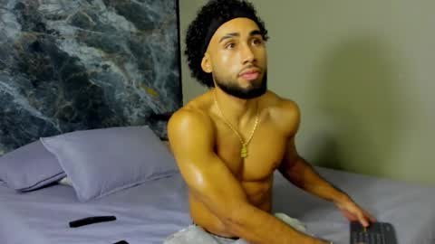 _luca_flame online show from October 2025 11:05:01 PM