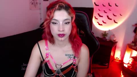 Snapshot of _lucyx__ chatting on January 2025 11:58:02 PM Queen. Help me reach 100 thumbs up online show from January 2025 11:58:02 PM