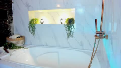  Luna  online show from February 2025 06:38:01 PM