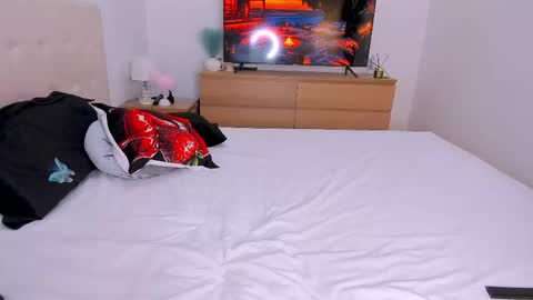 Lynna online show from March 2026 09:36:02 PM