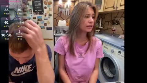 Snapshot of _magic_kis chatting on September 2025 09:42:02 AM _magic_kis online show from September 2025 09:42:02 AM