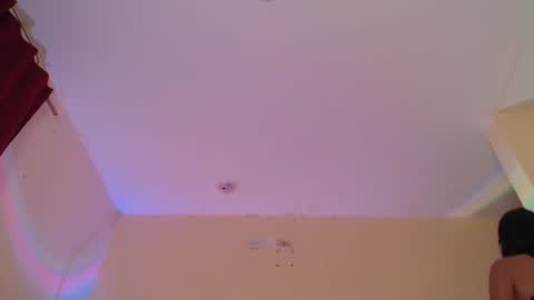 Snapshot of _maiahairy_ chatting on December 2024 01:10:01 AM Maia online show from December 2024 01:10:01 AM