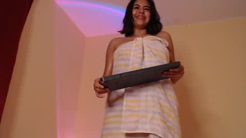Snapshot of _maiahairy_ chatting on December 2024 01:20:02 AM Maia online show from December 2024 01:20:02 AM