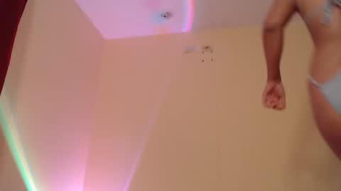 Snapshot of _maiahairy_ chatting on January 2025 01:15:02 AM Maia online show from January 2025 01:15:02 AM