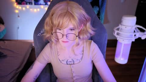 Snapshot of _mariko_ chatting on January 2025 02:52:02 PM Mariko online show from January 2025 02:52:02 PM