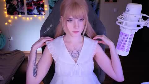 Snapshot of _mariko_ chatting on March 2025 02:10:02 PM Mariko online show from March 2025 02:10:02 PM