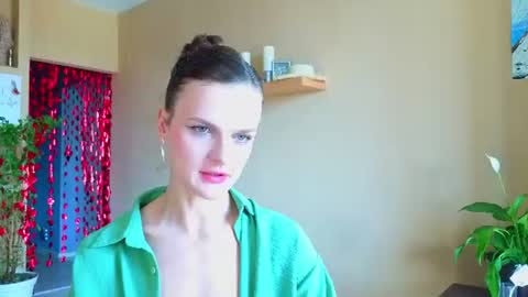 Snapshot of _masterpiece__ chatting on August 2026 10:03:01 AM Sophia online show from August 2026 10:03:01 AM