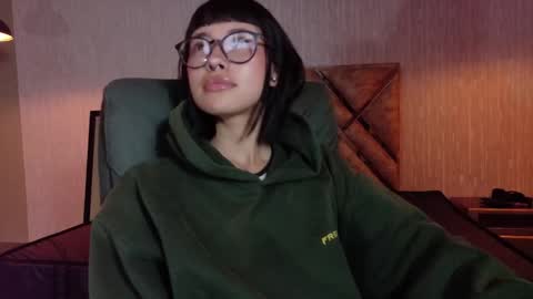 Mavis  online show from October 2025 08:31:02 PM