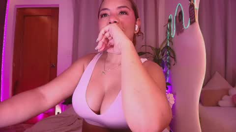 Marce  online show from May 2026 10:22:01 AM