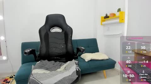 Juli online show from December 2025 12:01:02 PM