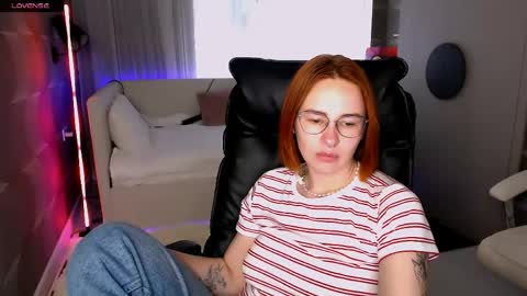 Snapshot of _mi_amore chatting on May 2026 07:03:02 AM _mi_amore online show from May 2026 07:03:02 AM