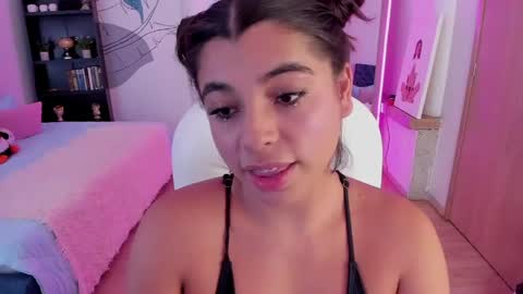 Snapshot of _mia_blue_18_ chatting on May 2026 06:48:01 PM MIa blue 18 online show from May 2026 06:48:01 PM