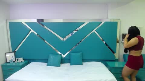  Mia  online show from December 2024 12:24:01 PM