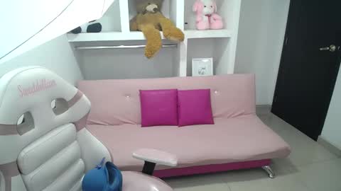  Mia  online show from January 2025 02:44:01 PM