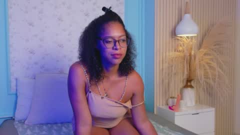 Snapshot of _miavega_ chatting on April 2026 05:16:01 AM mlavega online show from April 2026 05:16:01 AM