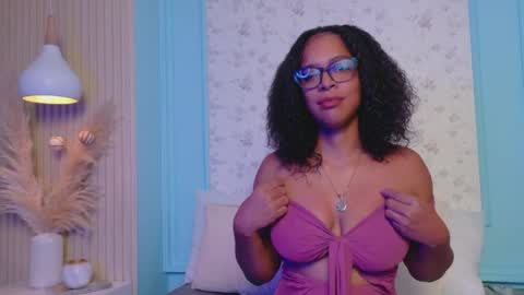 Snapshot of _miavega_ chatting on April 2026 04:32:02 AM mlavega online show from April 2026 04:32:02 AM