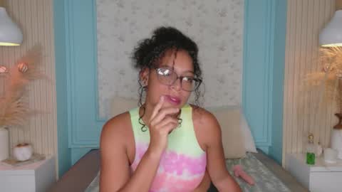 Snapshot of _miavega_ chatting on April 2026 04:23:02 AM mlavega online show from April 2026 04:23:02 AM