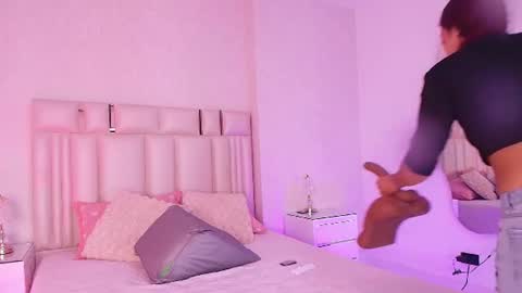 Mia  online show from July 2026 11:52:01 AM