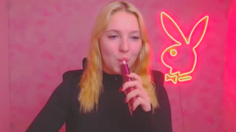 Melanie online show from October 2025 05:52:01 AM