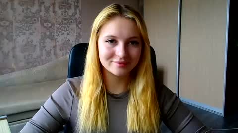 Snapshot of _mila_la_ chatting on July 2026 10:21:02 AM Melanie online show from July 2026 10:21:02 AM