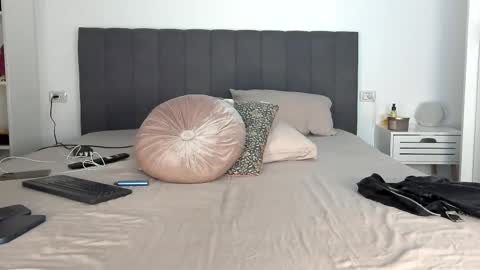 Snapshot of _milagoddess chatting on March 2025 08:32:02 PM AstrideVonTeese online show from March 2025 08:32:02 PM