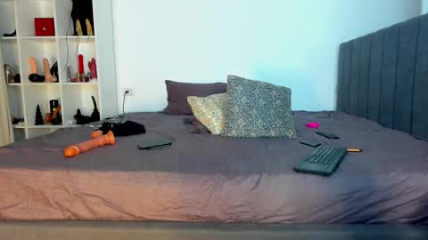 Snapshot of _milagoddess chatting on September 2025 04:52:01 PM AstrideVonTeese online show from September 2025 04:52:01 PM