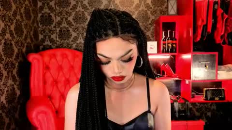 Raven Strauss online show from November 2025 07:02:01 PM