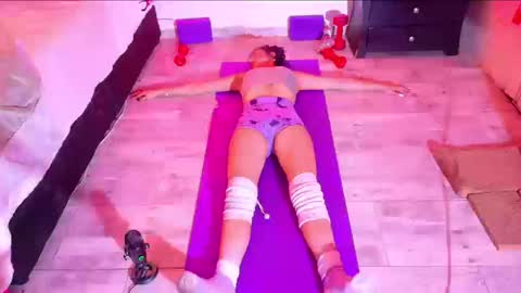 karoline uwu online show from September 2025 01:49:02 AM