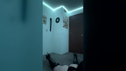 Snapshot of _miss_marie_ chatting on December 2025 10:27:02 PM _miss_marie_ online show from December 2025 10:27:02 PM