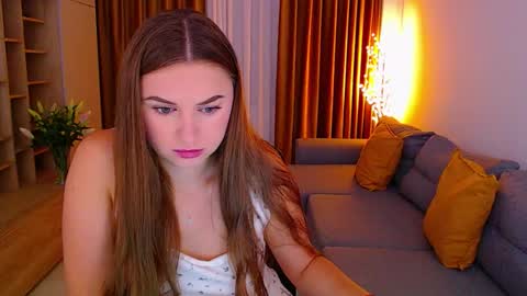 Mia online show from September 2025 03:08:02 AM