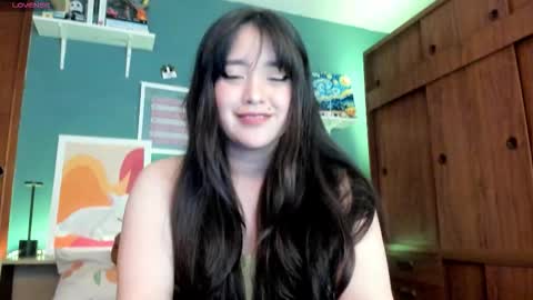 Snapshot of _moon_cake_ chatting on December 2025 04:08:01 AM Next stream 950 pm Colombia time xd online show from December 2025 04:08:01 AM