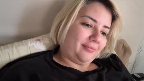 Snapshot of _morpho_ chatting on December 2025 09:49:01 AM Francine Aisi Morpho - a genus of blue butterflies. online show from December 2025 09:49:01 AM