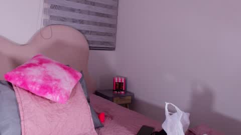 Luna online show from April 2026 03:00:01 AM