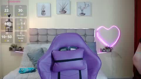 Snapshot of _naomi_s chatting on June 2026 01:46:01 PM _naomi_s online show from June 2026 01:46:01 PM