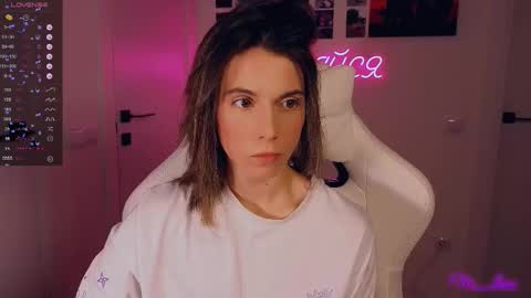 Nika online show from November 2025 04:55:01 PM