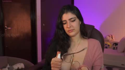 Snapshot of _niah chatting on May 2026 11:45:01 PM NiniHelp me by giving my show a thumbs up online show from May 2026 11:45:01 PM