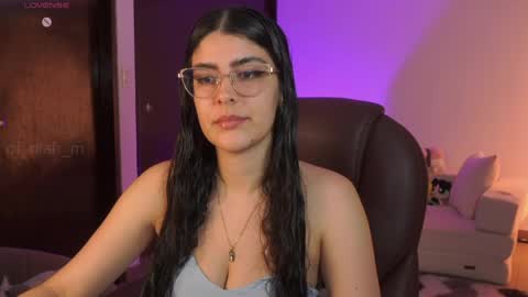 Snapshot of _niah chatting on May 2026 12:52:01 AM NiniHelp me by giving my show a thumbs up online show from May 2026 12:52:01 AM