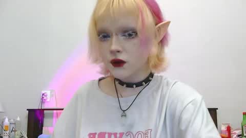 Nicole online show from November 2025 10:09:01 PM