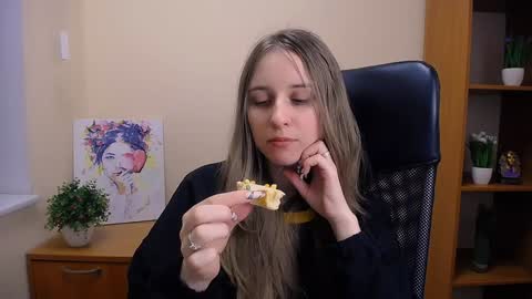 Snapshot of _nicole_new chatting on December 2024 12:38:01 PM Nica online show from December 2024 12:38:01 PM